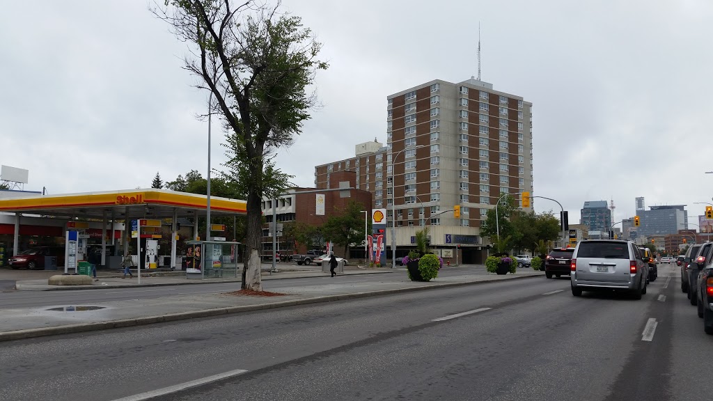 Shell | 701 Portage Ave, Winnipeg, MB R3G 0M7, Canada | Phone: (204) 783-4259