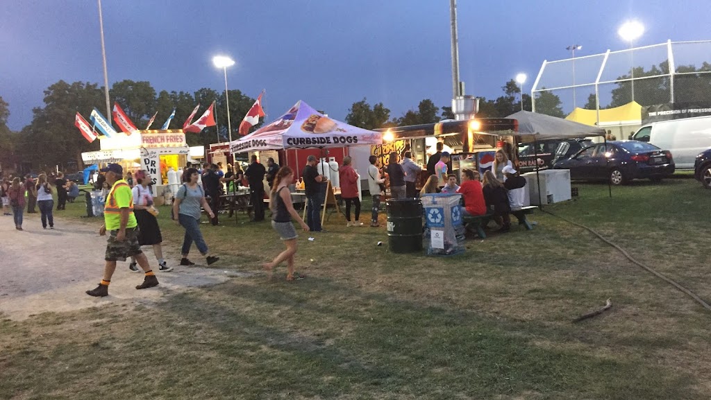 Curbside Dogs-Toronto Food Trucks | Mobile Food Truck, 58 Grassington Crescent, Brampton, ON L6S 1Z6, Canada | Phone: (416) 258-7807