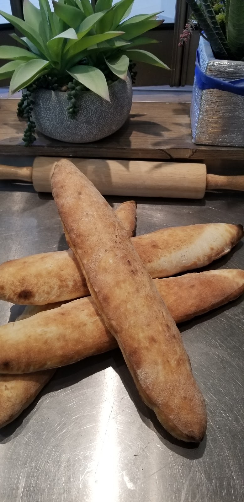 Primo Pizzeria | 3100 Bd de la Concorde E, Laval, QC H7E 2B8, Canada | Phone: (450) 661-9999