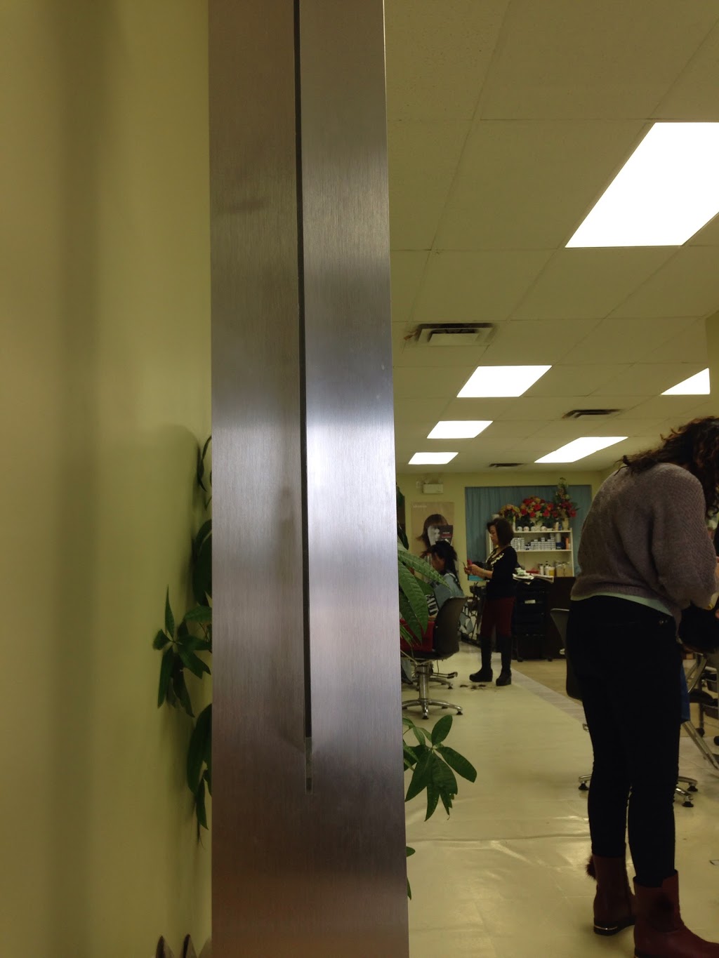 Easy Hair Salon | 4455 Sheppard Ave E, Scarborough, ON M1S 3G9, Canada | Phone: (416) 412-1849