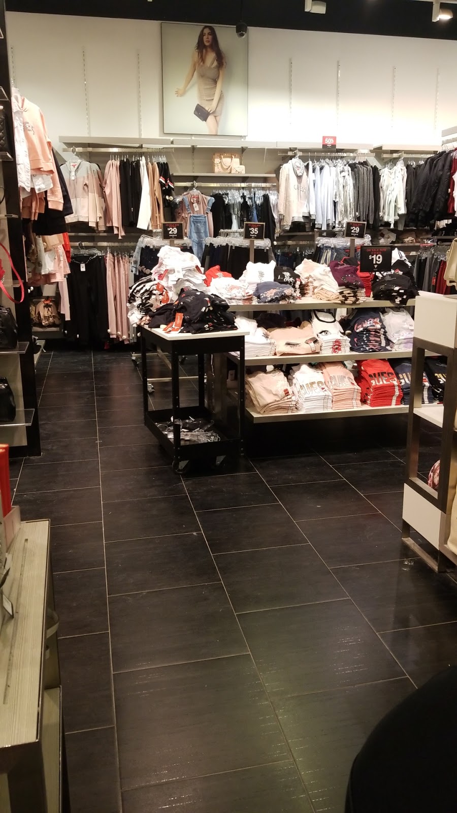 GUESS Factory | Taylor Rd, Niagara-on-the-Lake, ON L0S 1J0, Canada | Phone: (905) 641-5015