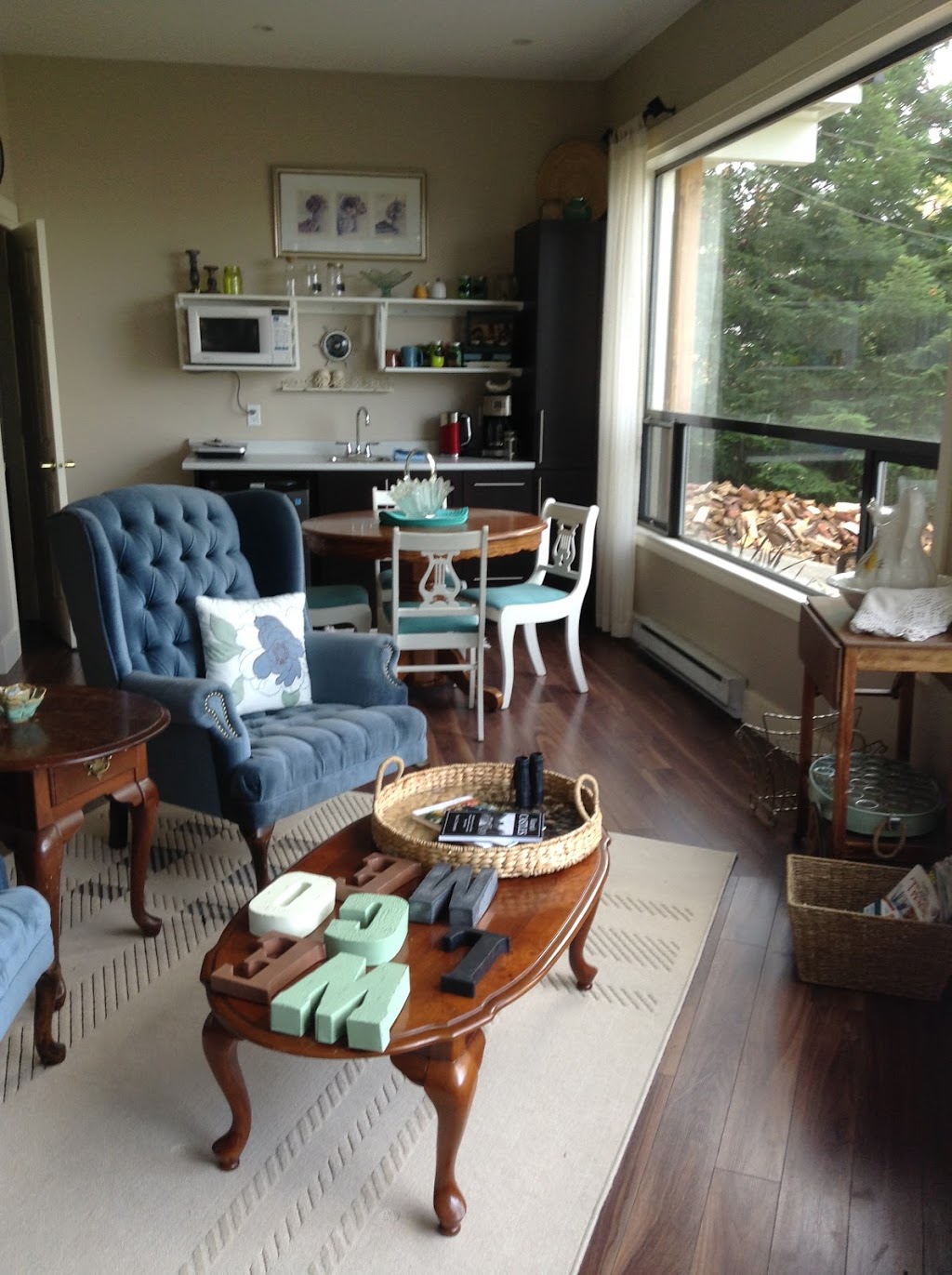 Ramoth B&B | 6835 Mark Ln, Victoria, BC V9E 2A1, Canada | Phone: (250) 882-3406