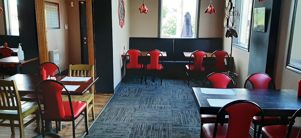LAncienne Banque - Restaurant & Brewpub | 76 Rue Saint-Jacques, Chapeau, QC J0X 1M0, Canada | Phone: (819) 689-2265