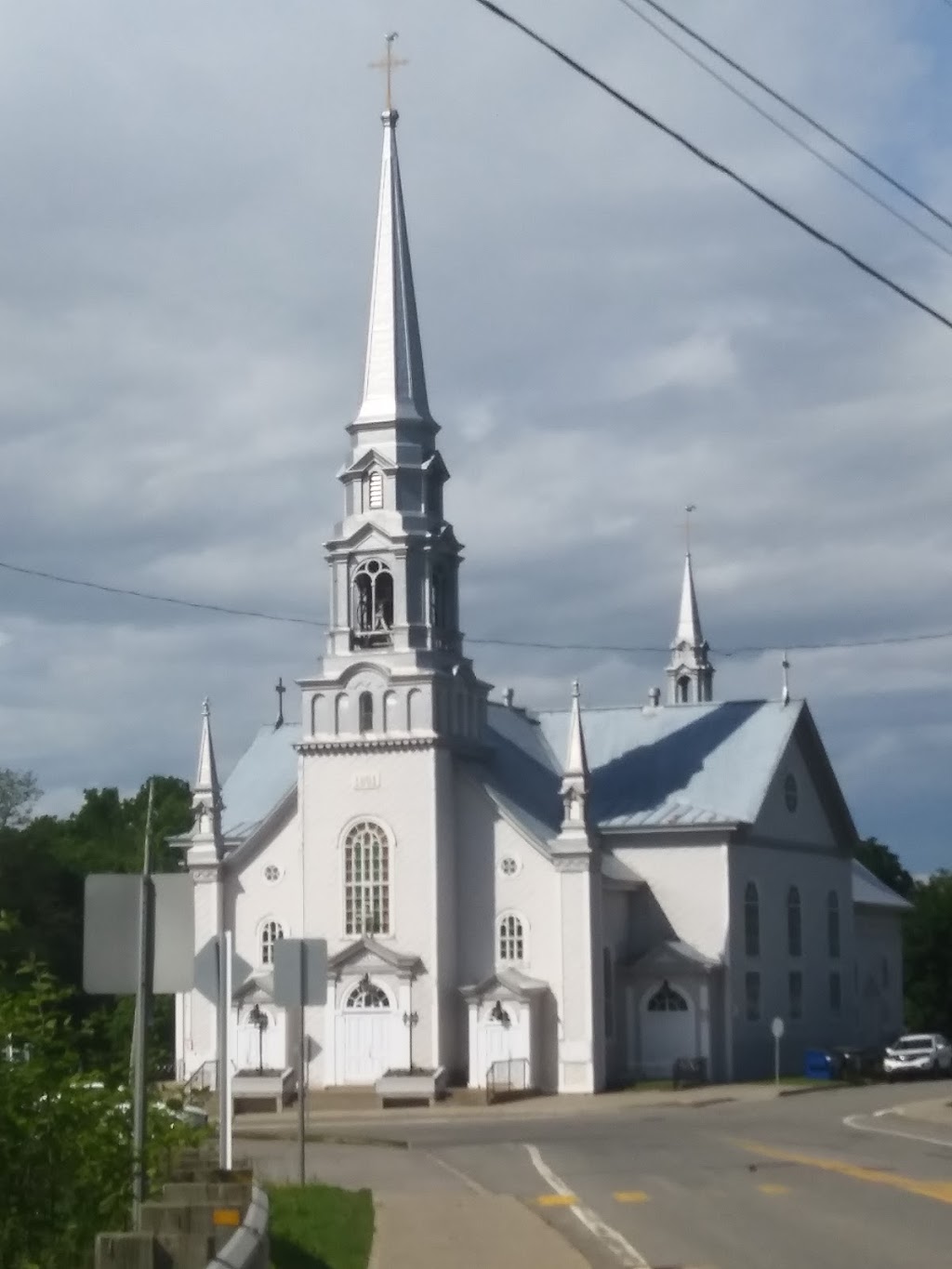 St. Pacôme Presbytery | 222 Bd Bégin, Saint-Pacôme, QC G0L 3X0, Canada | Phone: (418) 852-2095