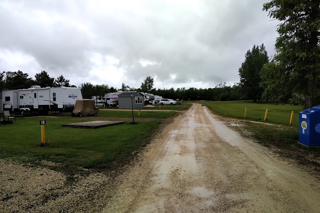 Autumnwood Motel and RV Resort | 19150 Gimli Park Rd, Gimli, MB R0C 1B0, Canada | Phone: (204) 642-8835