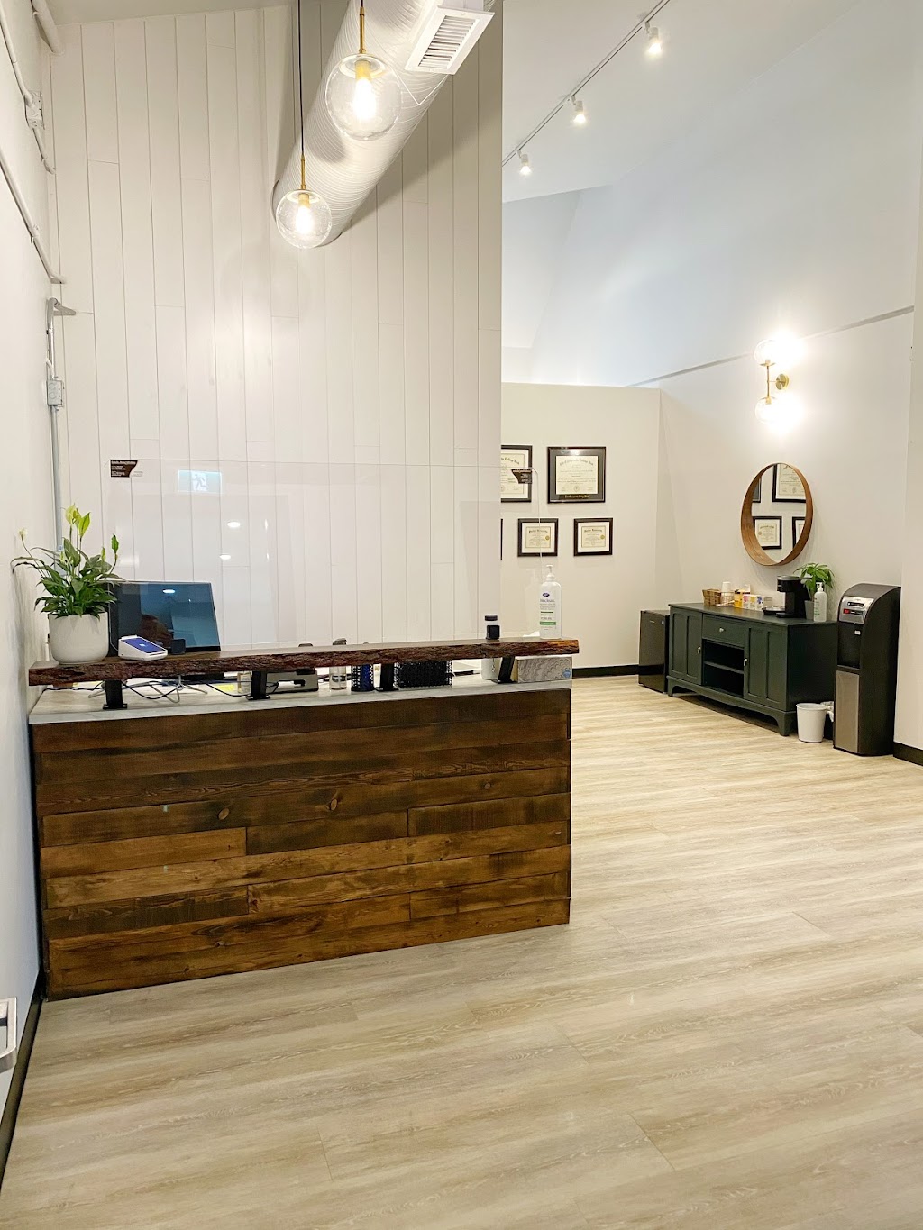 Connected Chiropractic | 580 Acadia Dr SE Unit 208, Calgary, AB T2J 6A7, Canada | Phone: (587) 507-4628