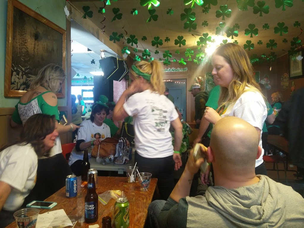 Douglas Tavern | 5240 Queen St, Douglas, ON K0J 1S0, Canada | Phone: (613) 649-2242