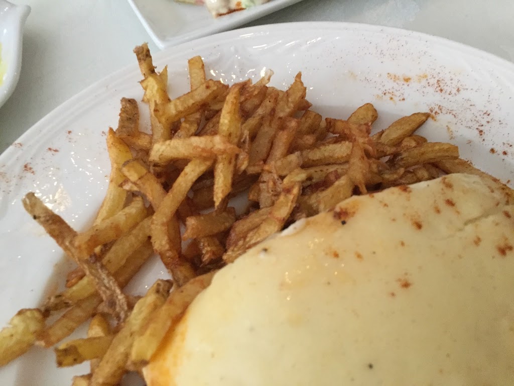 Casa Barcelona | 2980 Bloor St W, Etobicoke, ON M8X 1B9, Canada | Phone: (416) 234-5858