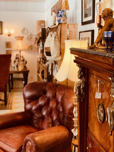 Café brocante Victor | 2361 Ave Principale, Saint-Élie-de-Caxton, QC G0X 2N0, Canada | Phone: (514) 258-4735