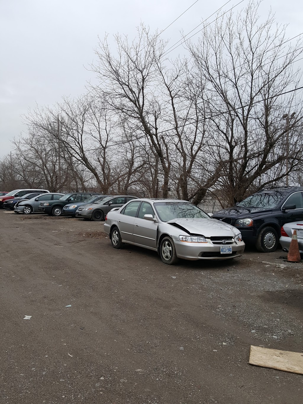 Az Auto Repair And Collison | 74 Wellington Ave ave e, Oshawa, ON L1H 8B9, Canada | Phone: (647) 993-3274