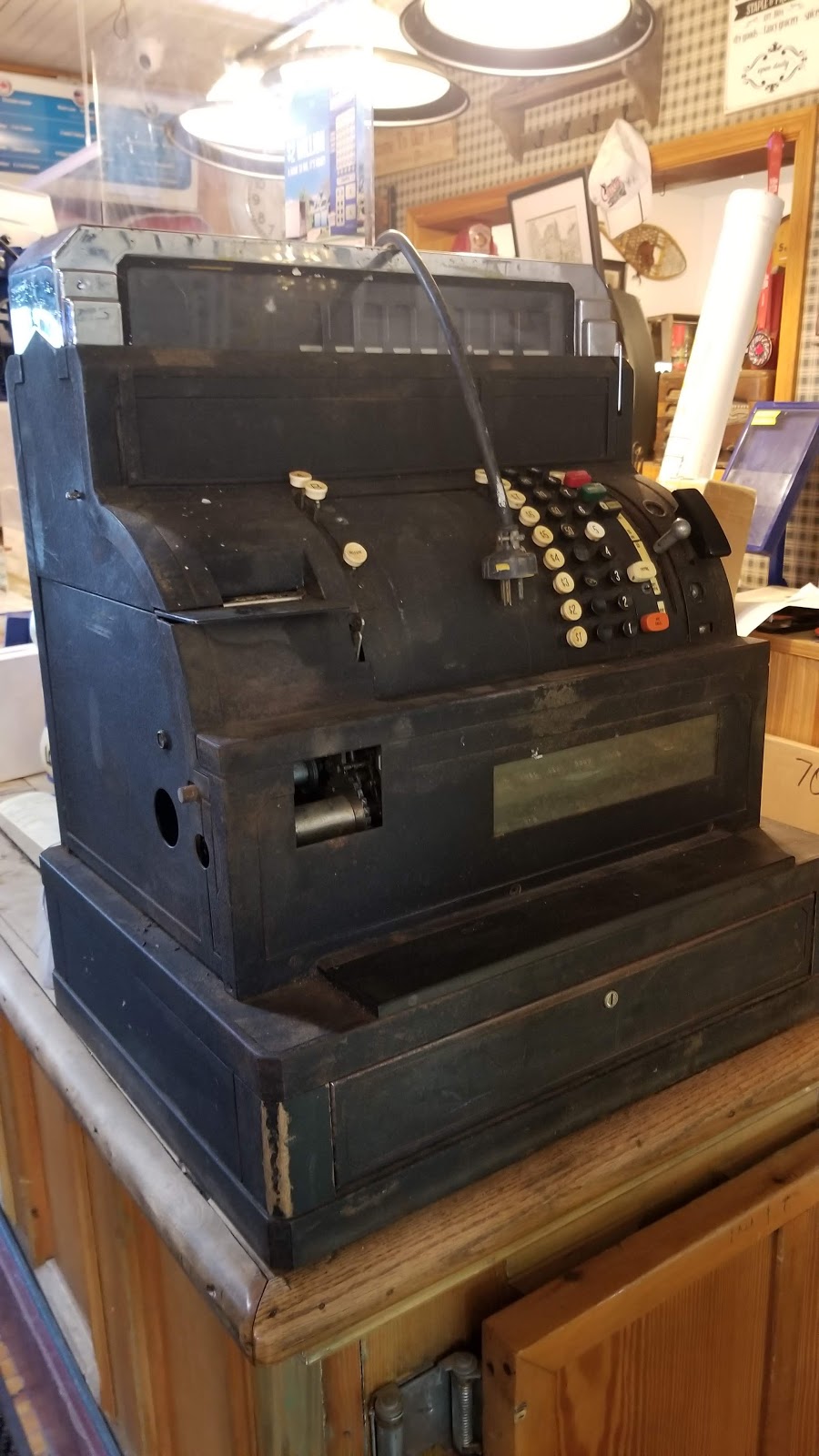 Woodview General Store | 6220 ON-28, Woodview, ON K0L 3E0, Canada | Phone: (705) 654-4224