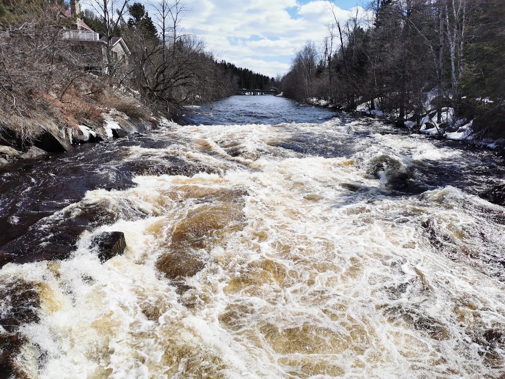 Auberge de lEau Vive | 89 Chem. du Lac-Taureau, Saint-Michel-des-Saints, QC J0K 3B0, Canada | Phone: (450) 833-1758