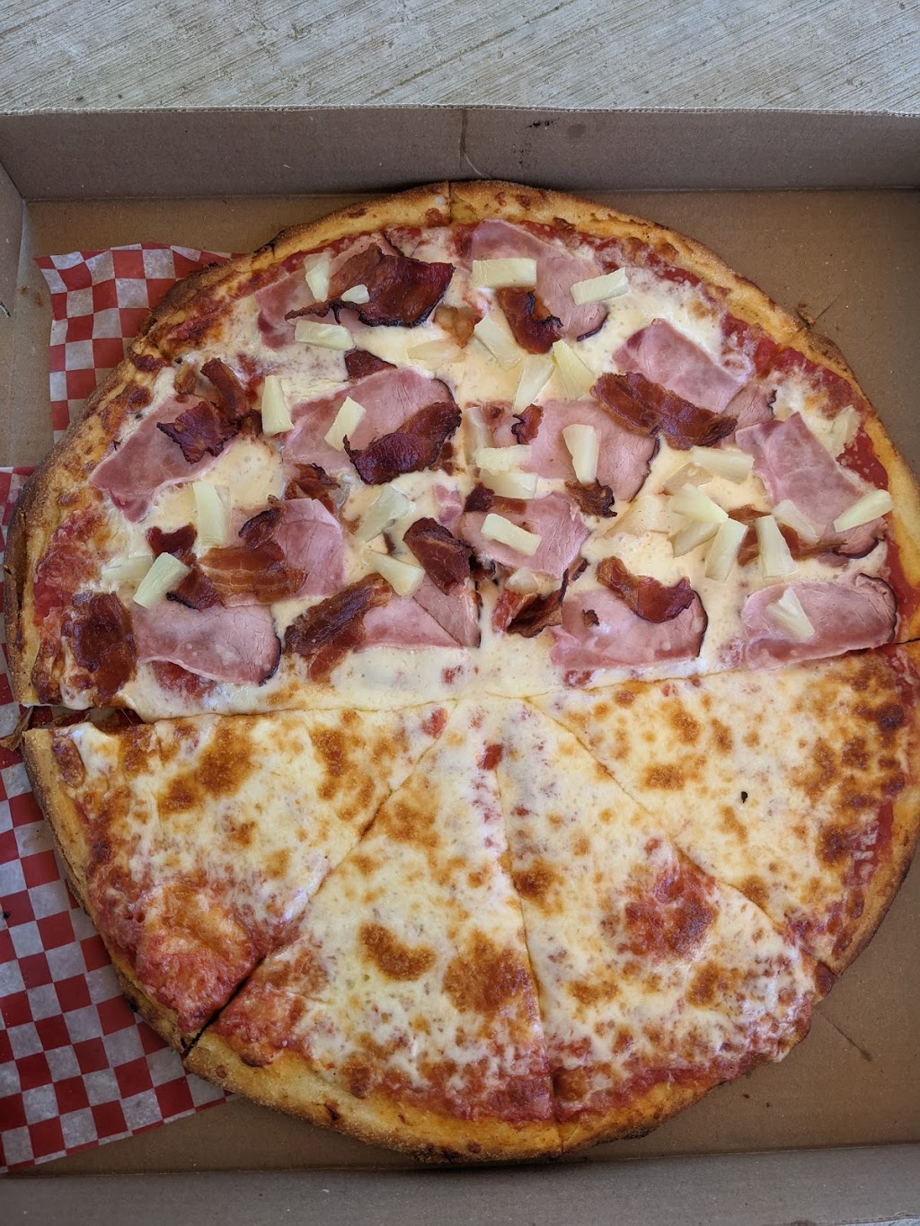 Bent Pizza Pie | 39268 Combermere Rd, Combermere, ON K0J 1L0, Canada | Phone: (613) 668-2368
