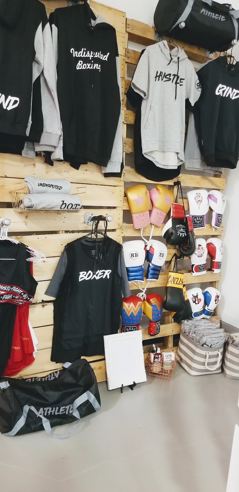 STUDIO by Alex / UNDISPUTED BOXING STRATHMORE | 70 c Slater Rd, Strathmore, AB T1P 1R8, Canada | Phone: (403) 815-5153