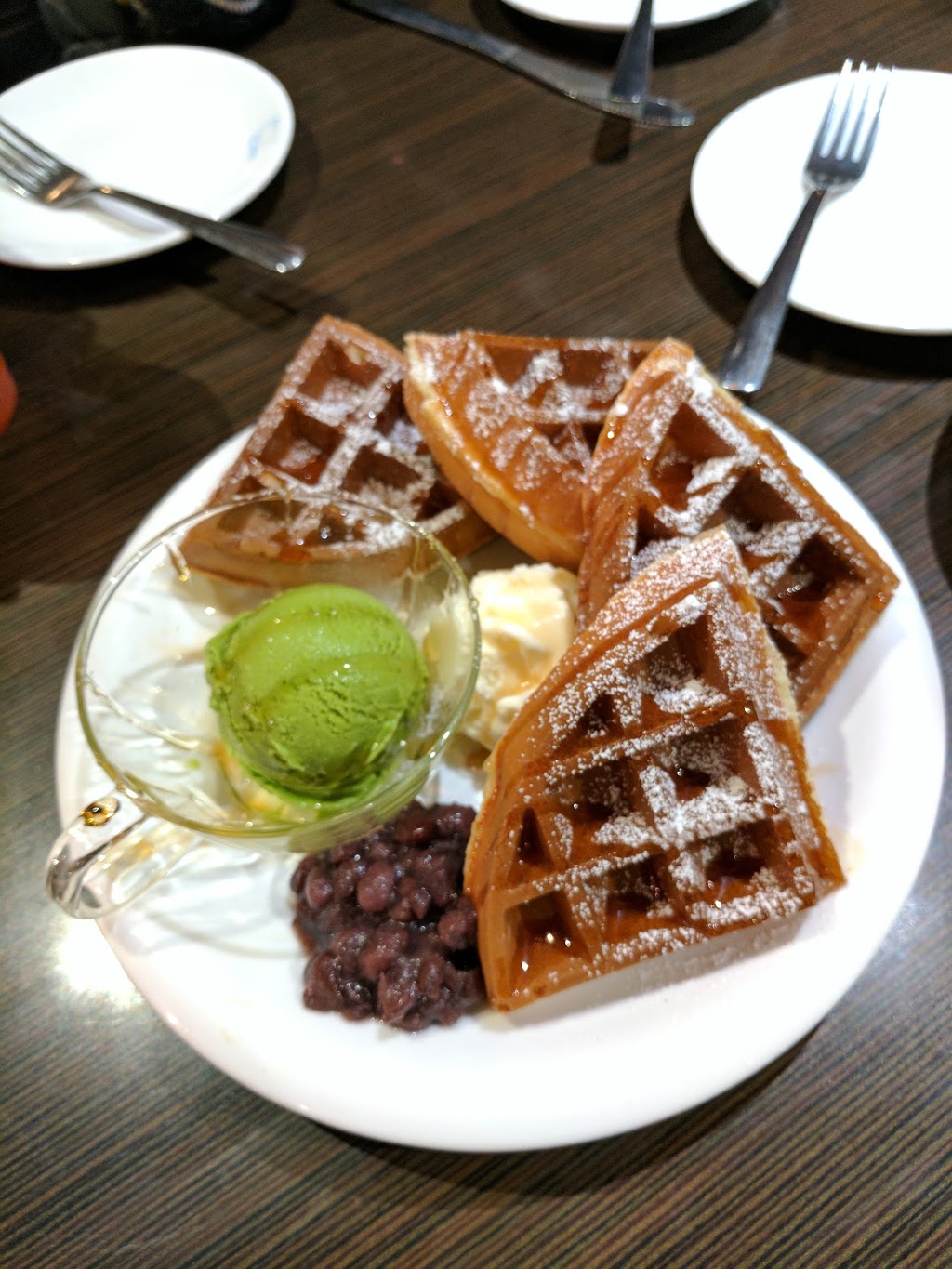 Estea Beverage Club | 6401 Kingsway, Burnaby, BC V5E 1E1, Canada | Phone: (604) 438-0186