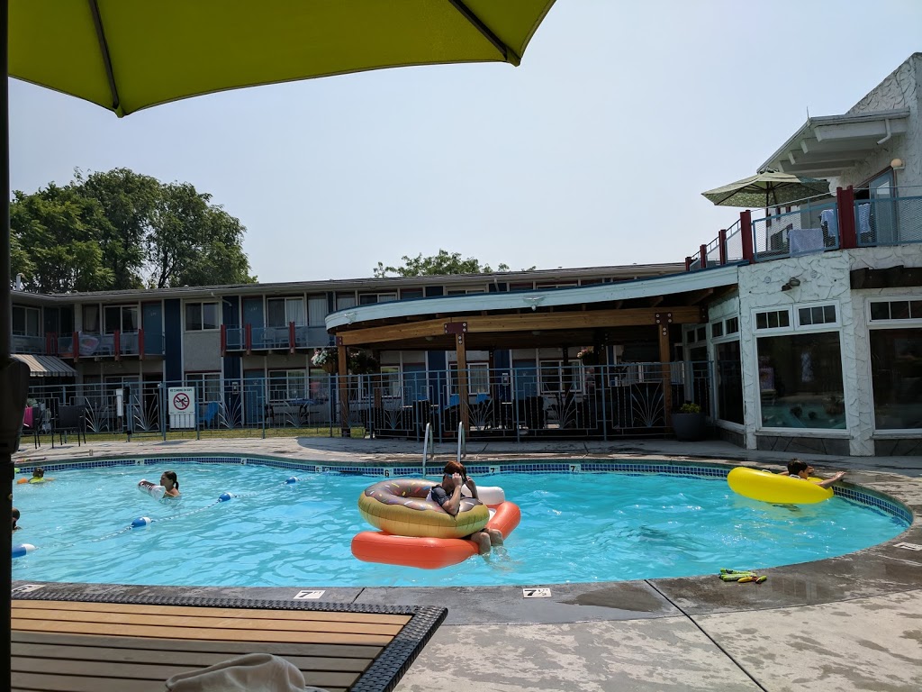 Bowmont Motel | 80 Riverside Dr, Penticton, BC V2A 5Y3, Canada | Phone: (250) 490-0231