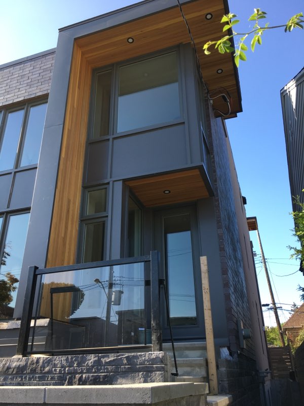 Modern Eavestroughing | 166 Rue de Varennes unit/ 900-1000, Gatineau, QC J8T 8G4, Canada | Phone: (613) 736-7373