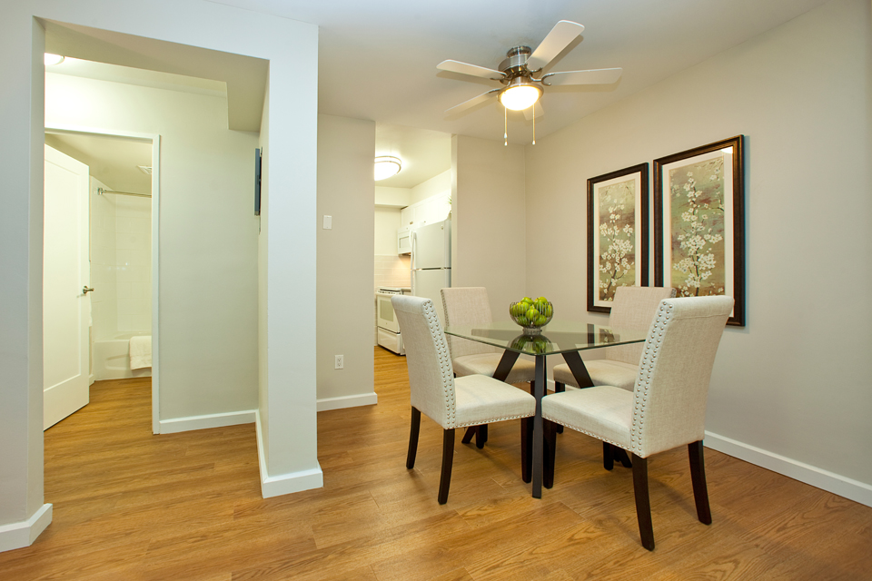 Lord Simcoe Apartments | 4982 Crysler Ave, Niagara Falls, ON L2E 7B4, Canada | Phone: (905) 374-2290