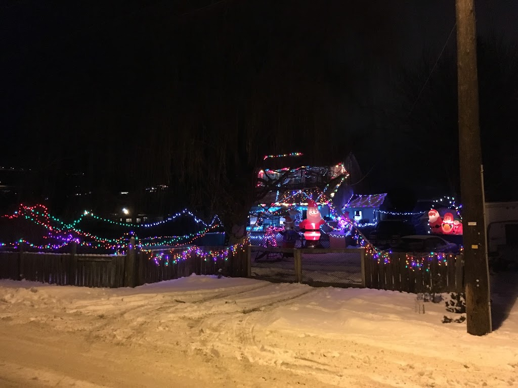 Lakeshore Paradise Bed And Breakfast | 2664 Lakeshore Rd, Vernon, BC V1H 1N1, Canada | Phone: (250) 260-6775