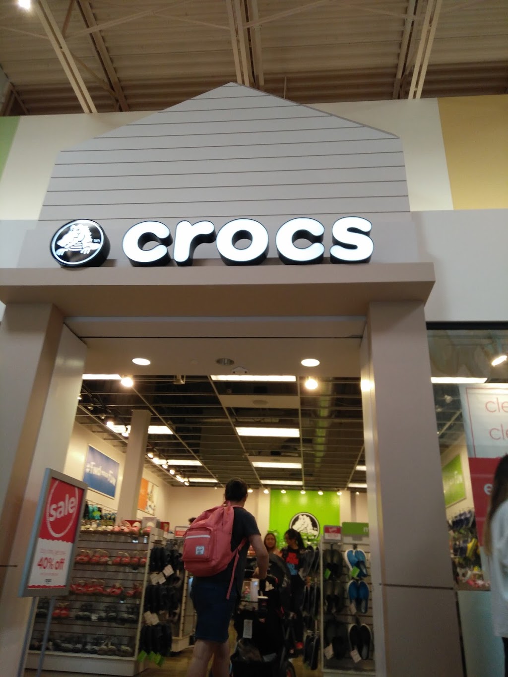 concord mills crocs store