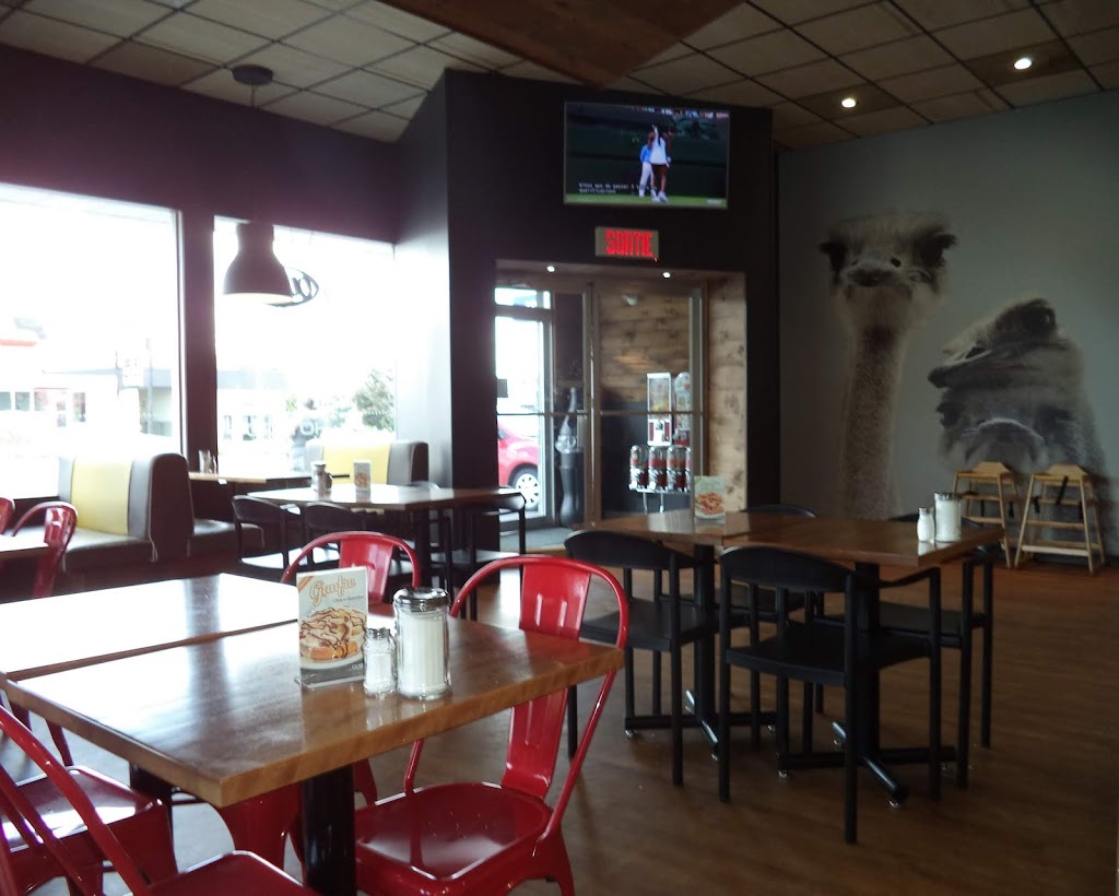 Restaurant La Belle Province | 427 Rue de la Rivière, Cowansville, QC J2K 1N4, Canada | Phone: (450) 260-1000