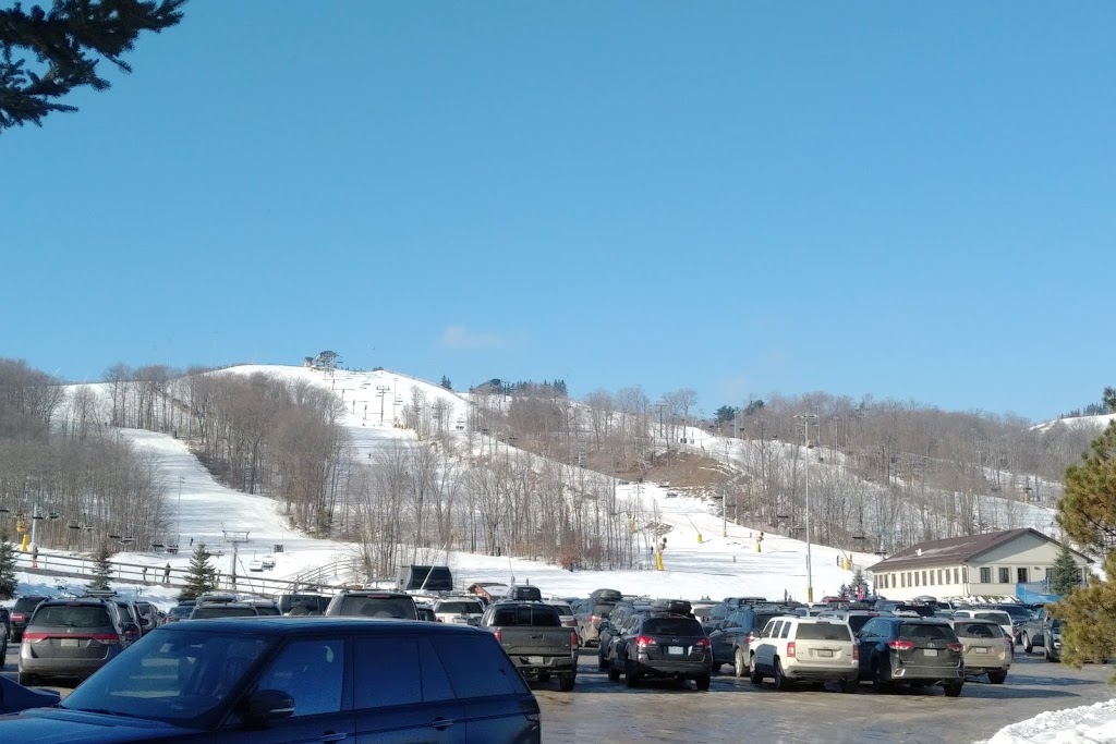 Mount St. Louis Moonstone | R.R.4, 24 Mt St Louis Rd W, Coldwater, ON L0K 1E0, Canada | Phone: (705) 835-2112