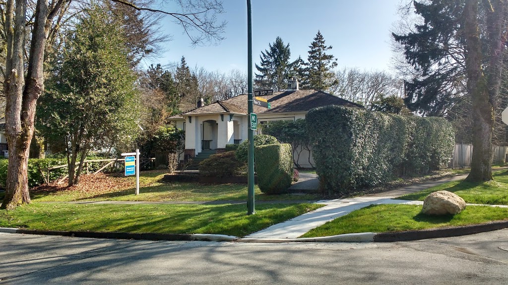 Ravine Park | 2159 W 36th Ave, Vancouver, BC V6M 1J2, Canada | Phone: (604) 257-8400