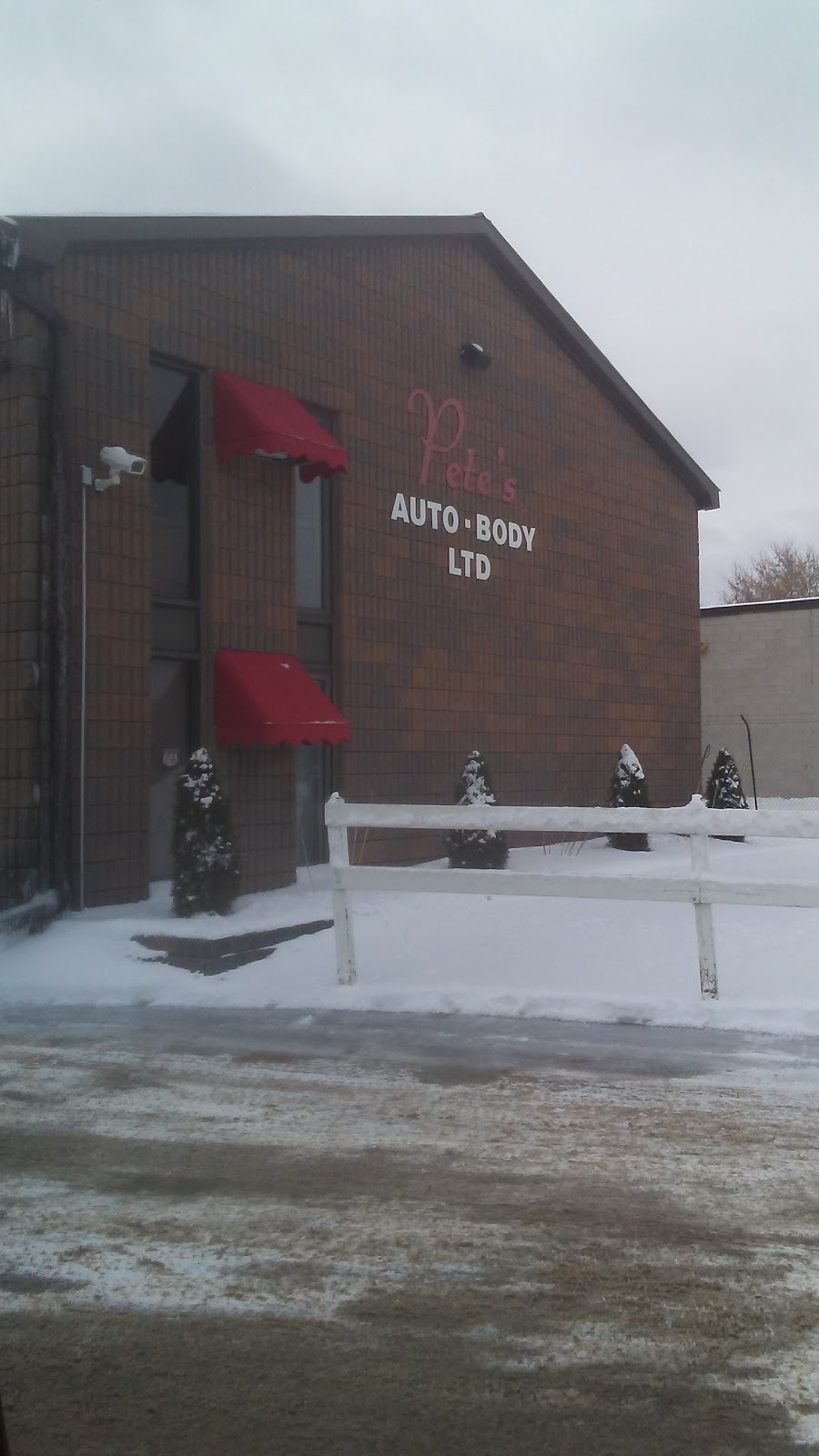 Petes Auto Body | 628 Queensway Ct, Peterborough, ON K9J 7V6, Canada | Phone: (705) 742-5493
