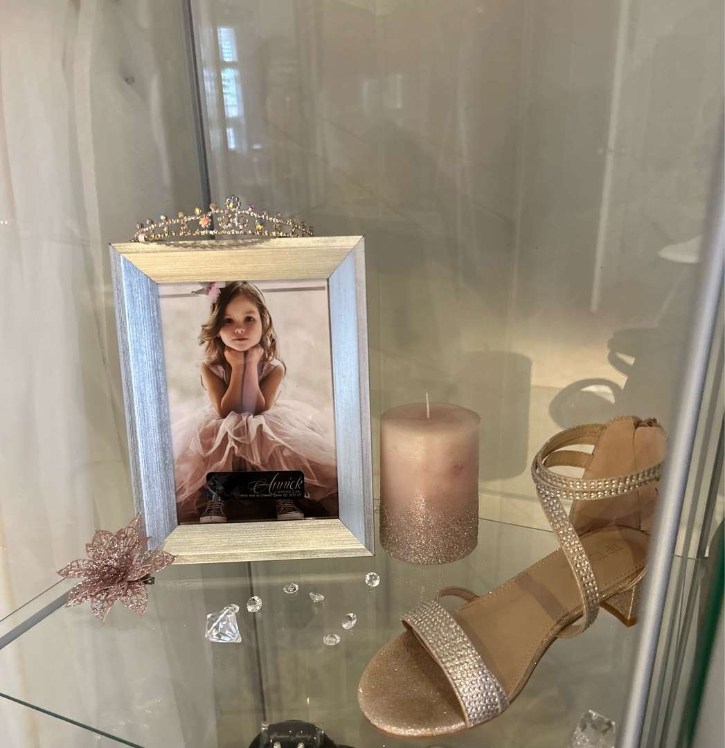 Boutique Annick Mariage Et Bal (Rendez-vous préférable) | 10650 Boulevard de lOrmière 2e Étage, Québec, QC G2B 3L4, Canada | Phone: (418) 262-7255