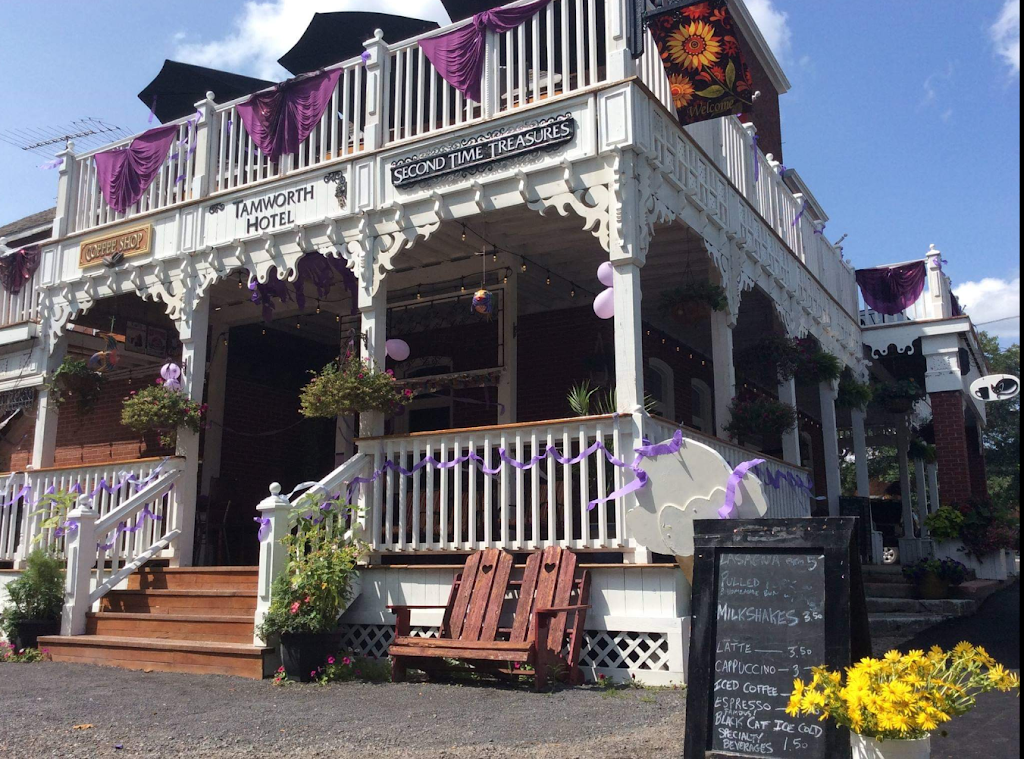 Tamworth Hotel | Ottawa St, Tamworth, ON K0K 3G0, Canada