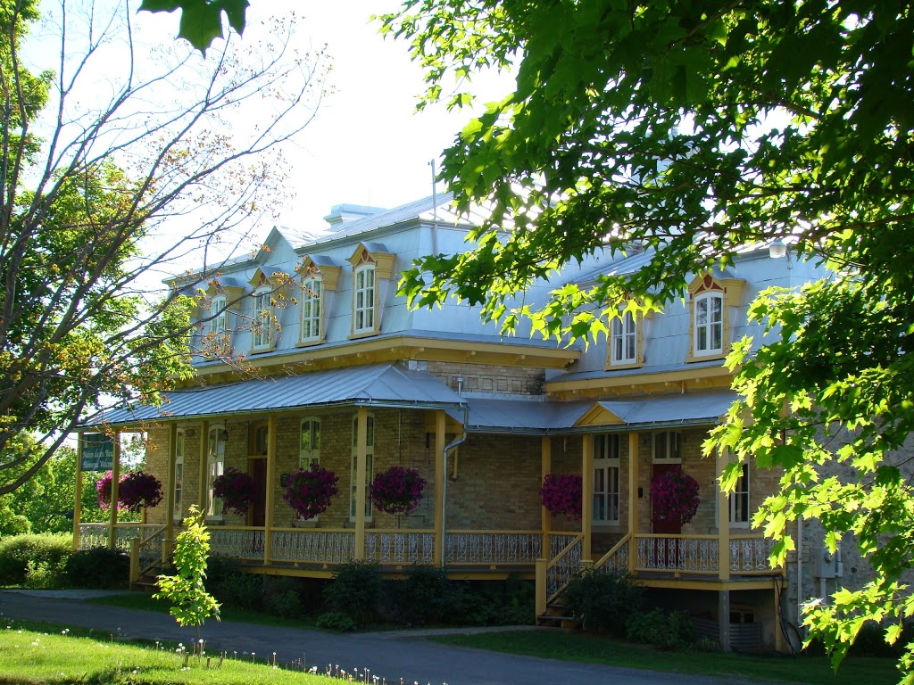 Maison Drouin | 2958 Chemin Royal, Sainte-Famille, QC G0A 3P0, Canada | Phone: (418) 829-0330
