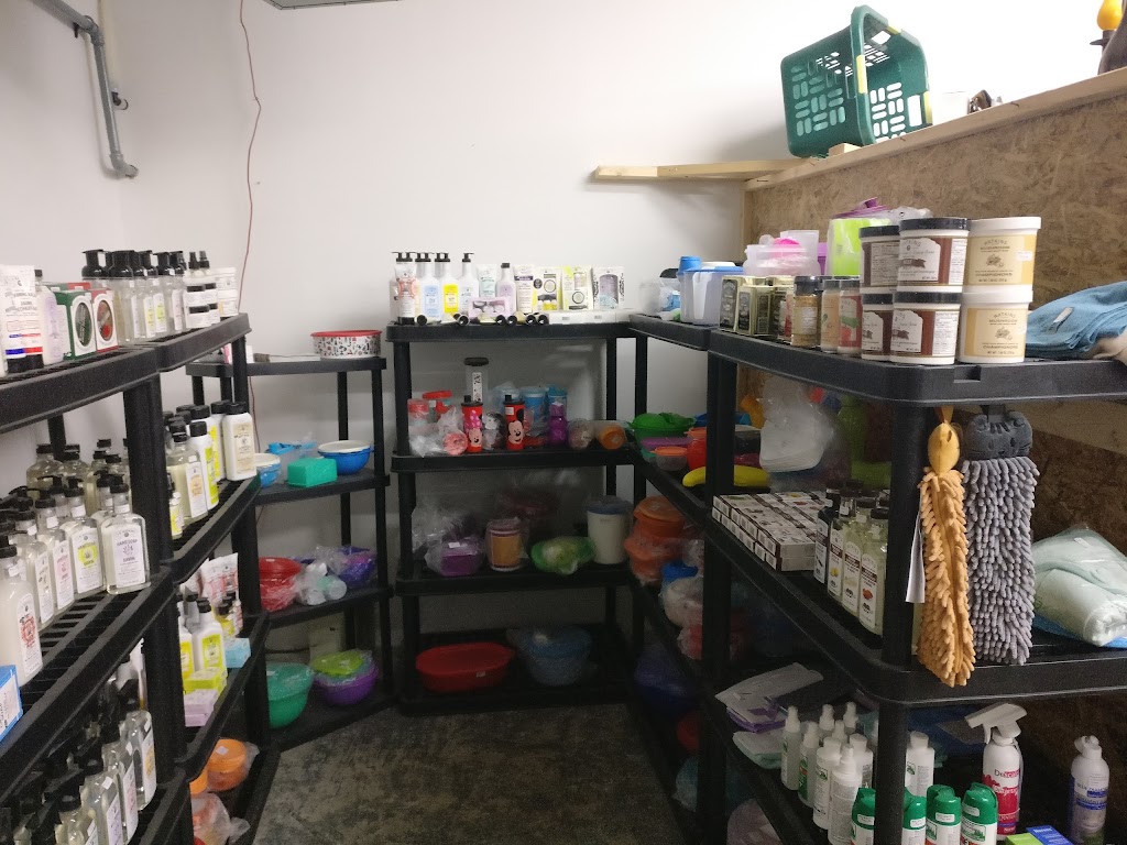 HWY 11 Vendors Market and Resting Area | 994441 ON-11B, Cobalt, ON P0J 1C0, Canada | Phone: (705) 676-6466