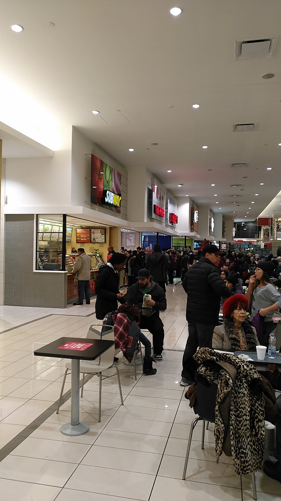 Mall Champlain | 2151 Boul. Lapinière, Brossard, QC J4W 2T5, Canada | Phone: (450) 466-1066
