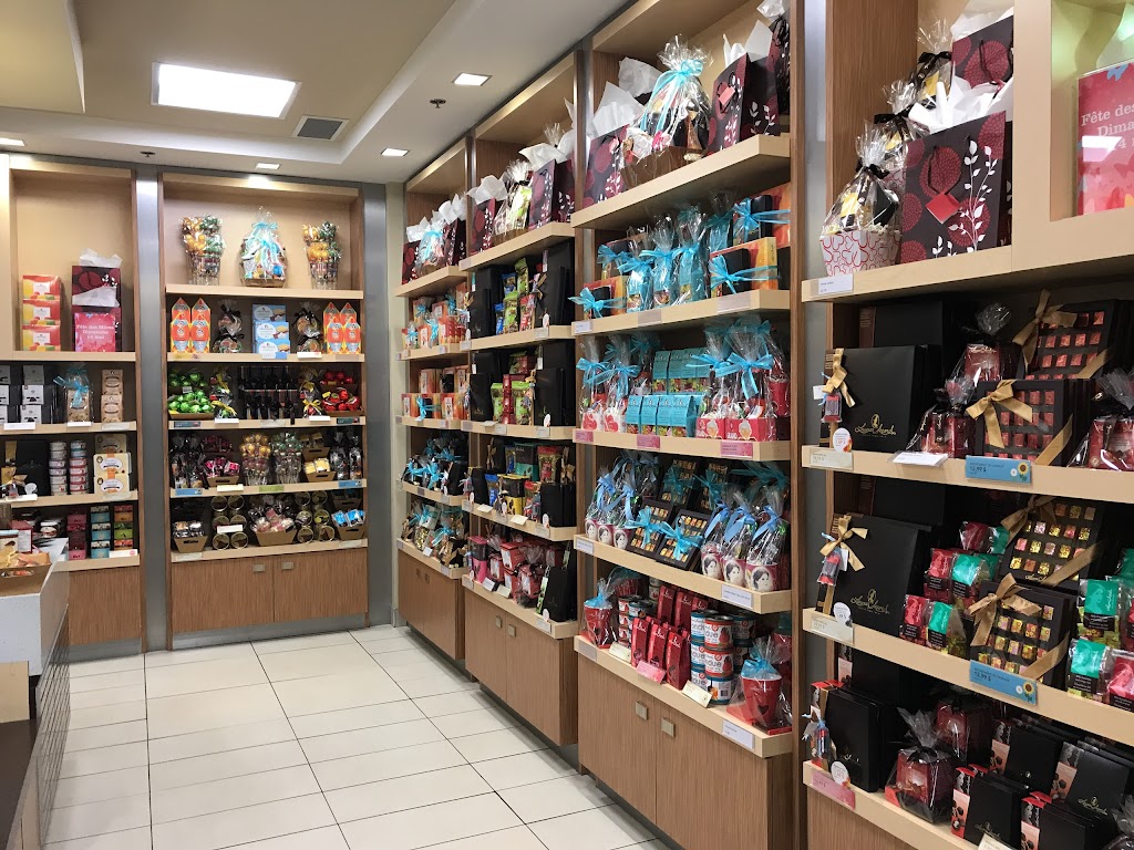 Laura Secord | Place Rosemere, 401 Boul Labelle, Rosemère, QC J7A 3T2, Canada | Phone: (450) 437-3363
