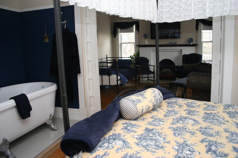 Wakamow Heights Bed & Breakfast | 690 Aldersgate St, Moose Jaw, SK S6H 6A4, Canada | Phone: (306) 693-9963