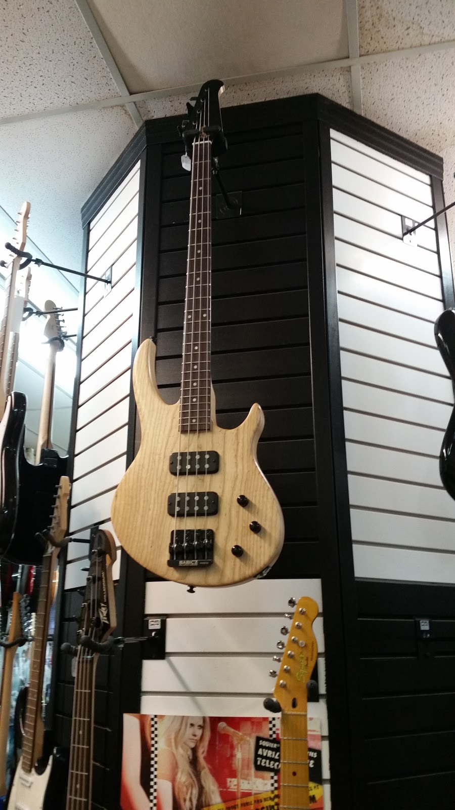 Johns Music | 37 Main St N, Moose Jaw, SK S6H 0V8, Canada | Phone: (306) 692-0860