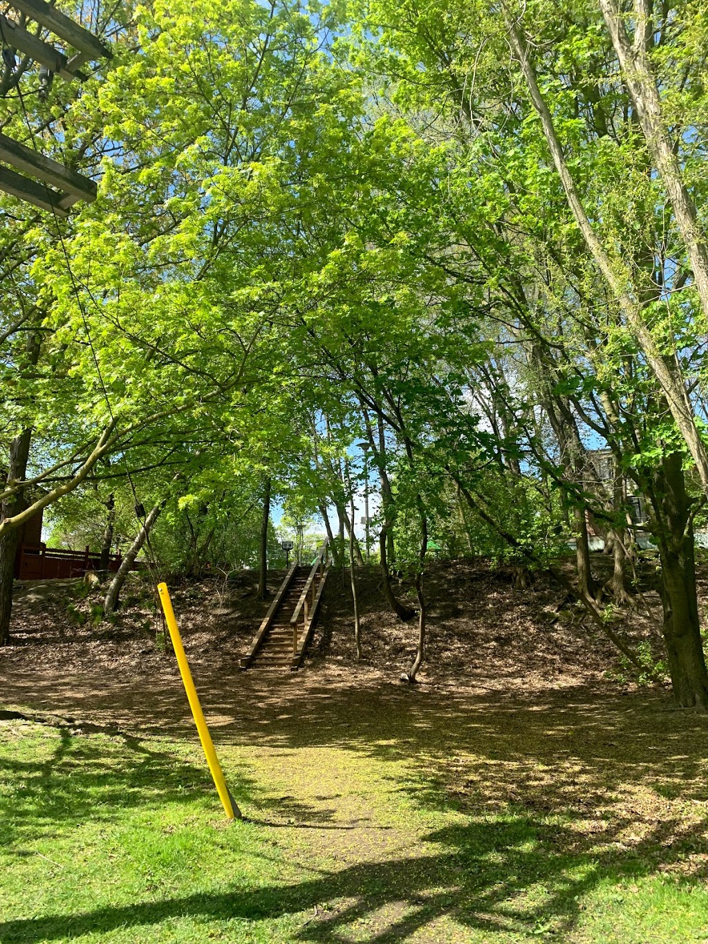 Glen Edyth Drive Parkette | 5 Glen Edyth Dr, Toronto, ON M4V 2V8, Canada | Phone: (416) 392-2489