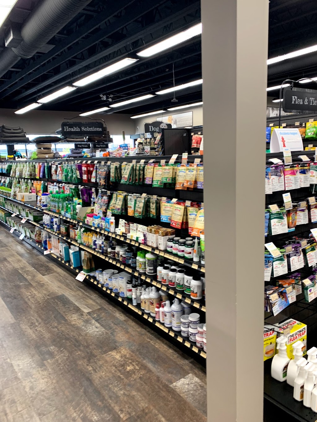 Bosleys by Pet Valu | 2828 E Hastings St Unit 101, Vancouver, BC V5K 5C5, Canada | Phone: (604) 251-3917