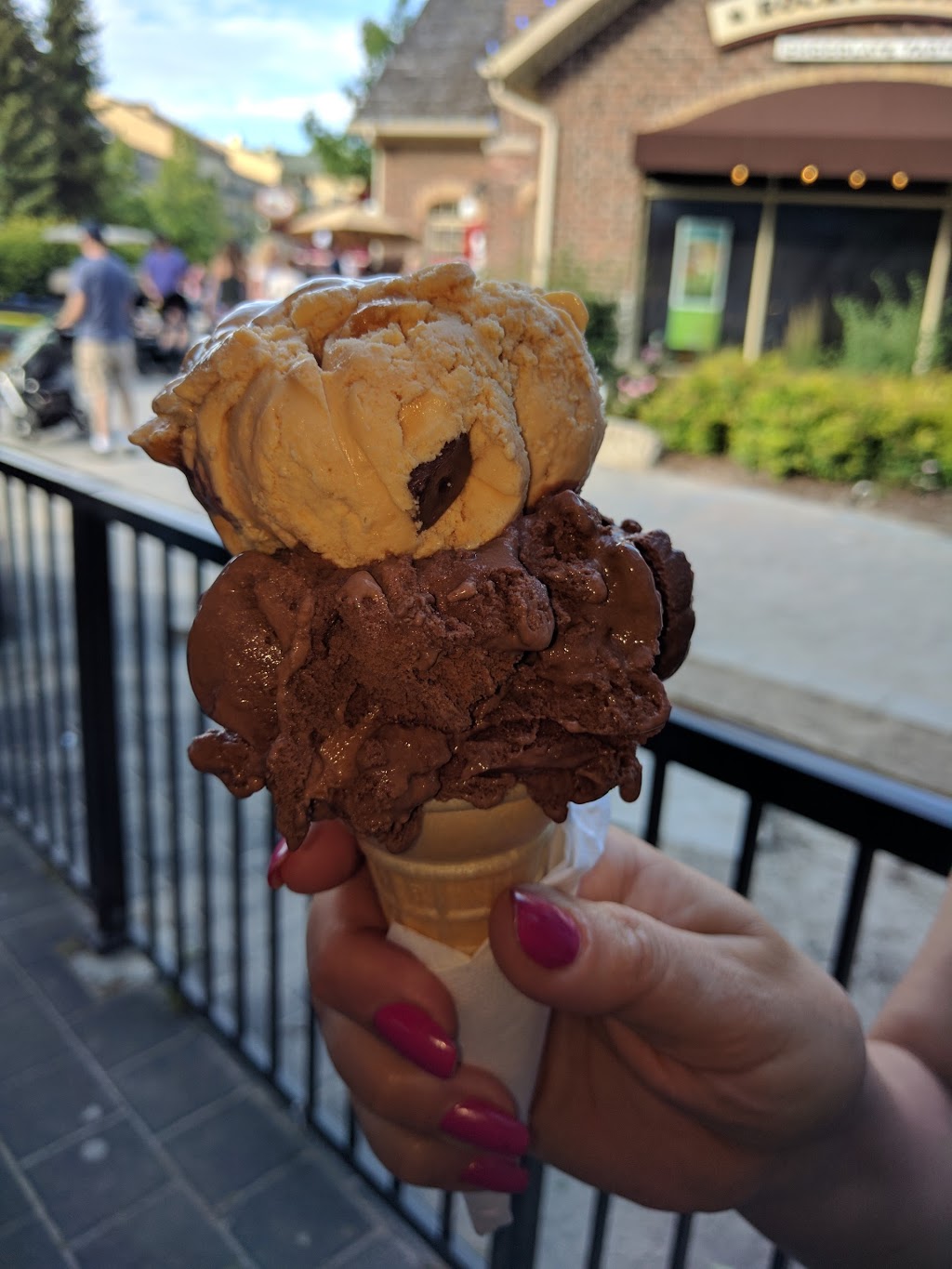 Little Blue House Scoops Blue Mountain | 152, 5 Jozo Weider Blvd #5, The Blue Mountains, ON L9Y 0V2, Canada | Phone: (705) 444-0707