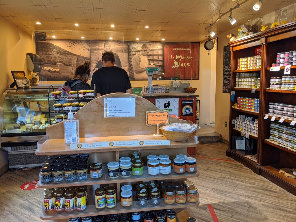 Fromagerie Le Mouton Blanc | 176 QC-230, La Pocatière, QC G0R 1Z0, Canada | Phone: (418) 856-6627