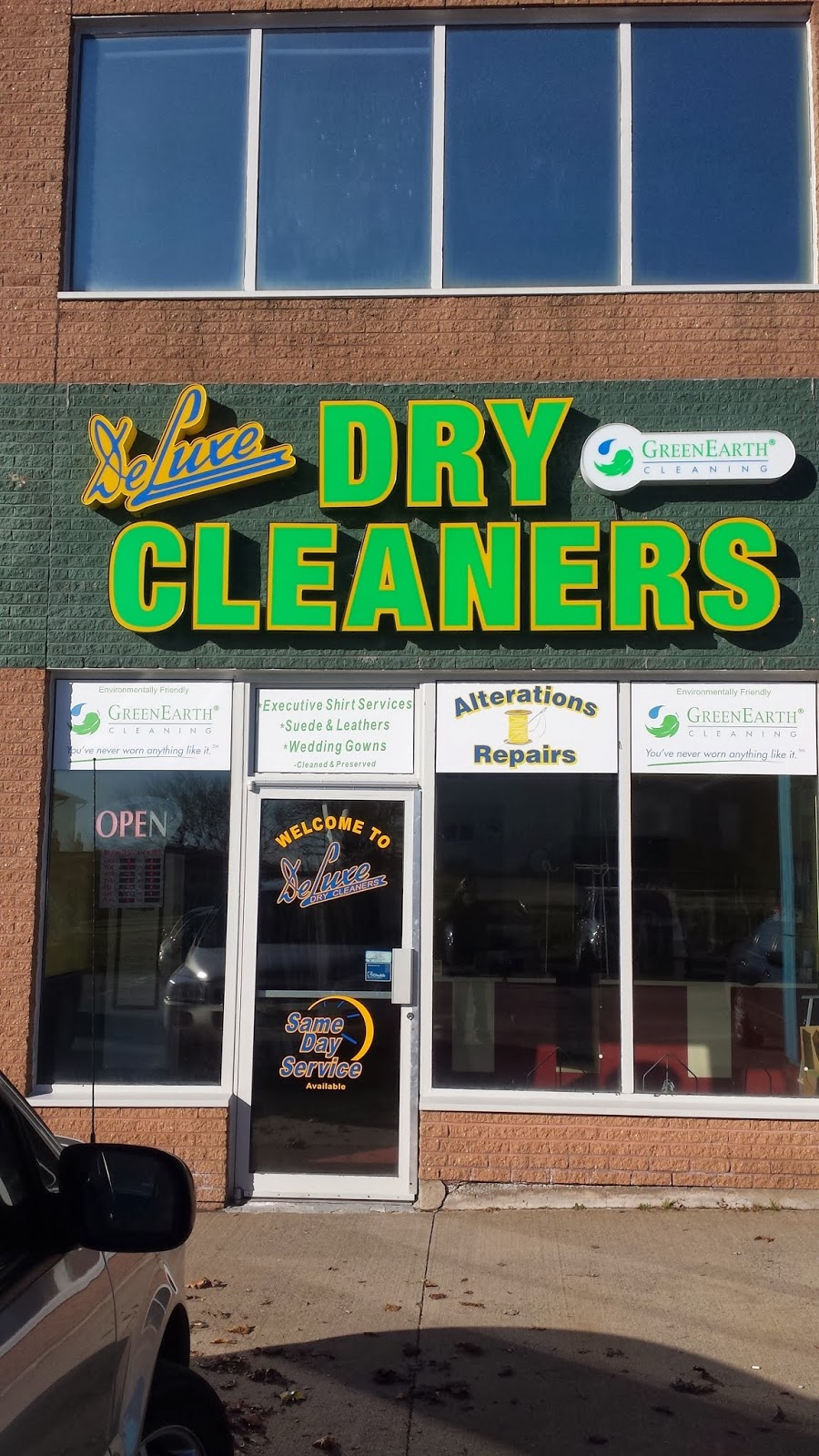 Deluxe Dry Cleaners | 114 Woodlawn Rd, Dartmouth, NS B2W 1S7, Canada | Phone: (902) 434-2863