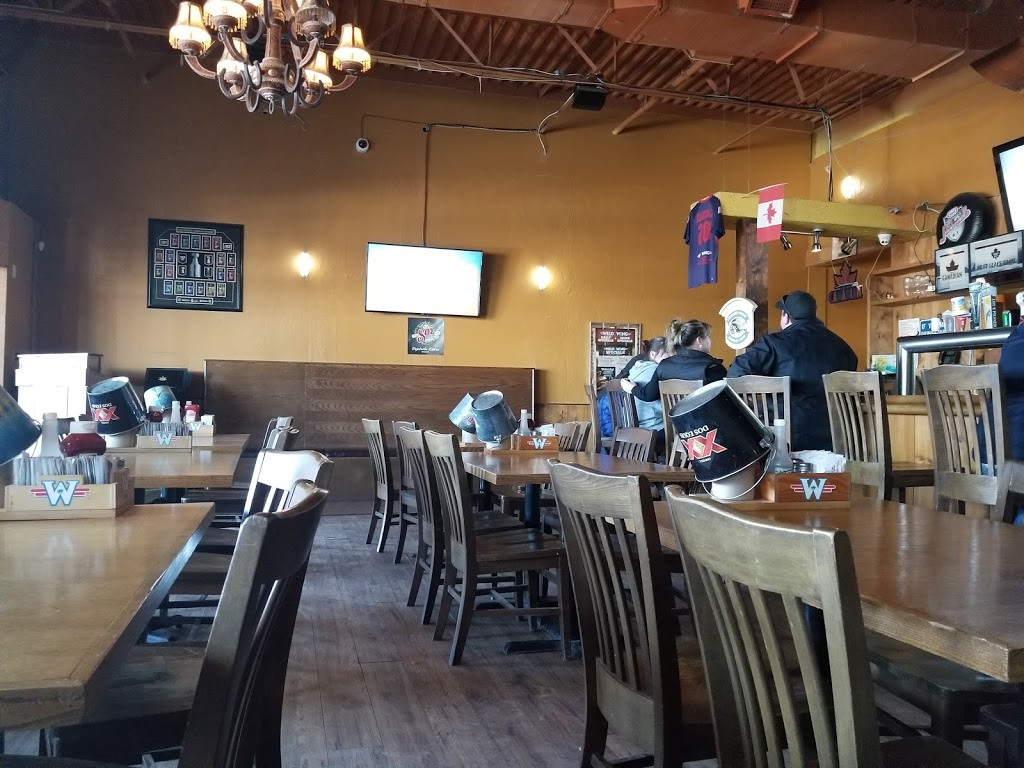 Wild Wing (alcona) | 1070 Innisfil Beach Rd, Innisfil, ON L9S 4T9, Canada | Phone: (705) 431-8325