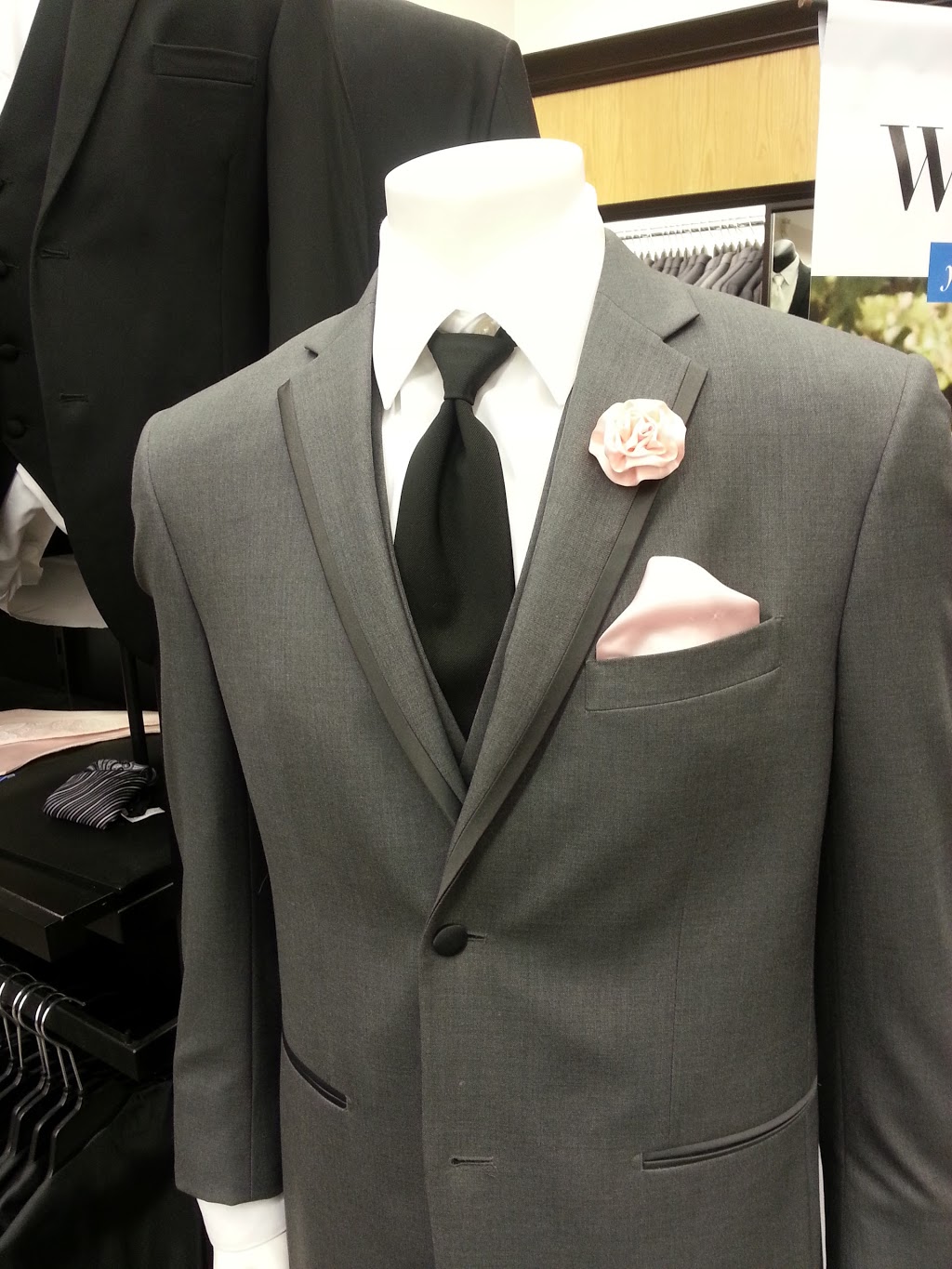 Moores Clothing for Men | 5885 Rodeo Dr, Mississauga, ON L5R 4C1, Canada | Phone: (905) 507-1117