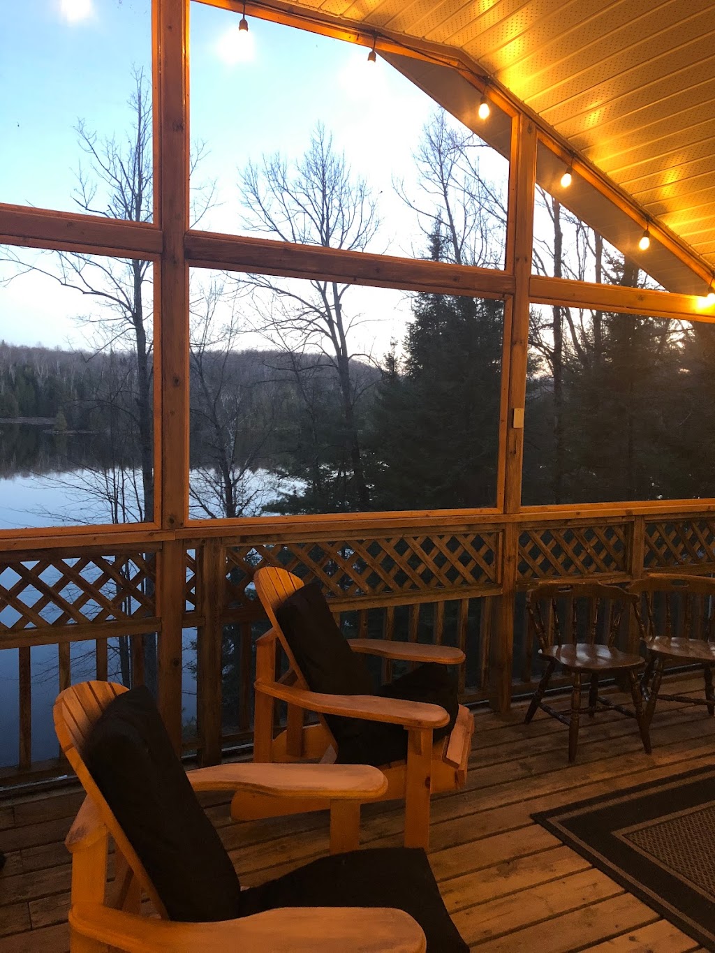 Castaway North Lodge | 1072 Edith Crescent, Gooderham, ON K0M 1R0, Canada | Phone: (905) 315-0844