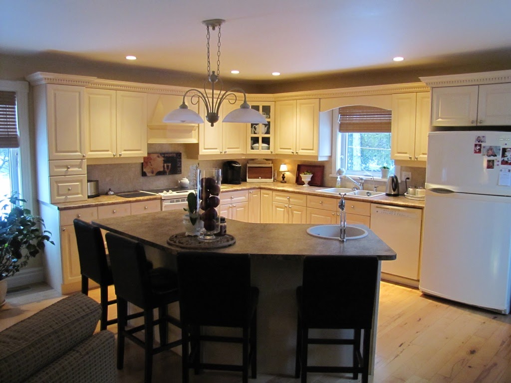 R Moore Homes | 8 Callaghan Road, Lindsay, ON K9V 4R4, Canada | Phone: (800) 267-9491