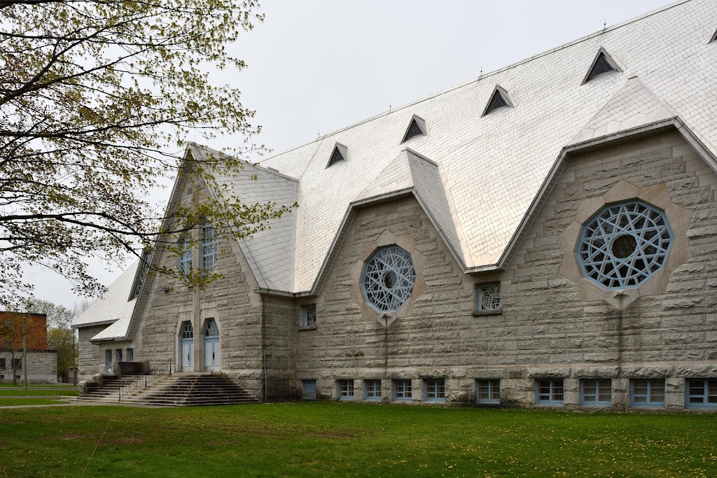 Cowansville - Church of Sainte-Thérèse-de-lenfant-Jésus (1951) | 209 Rue Sainte-Thérèse, Cowansville, QC J2K 1R7, Canada | Phone: (450) 263-2986