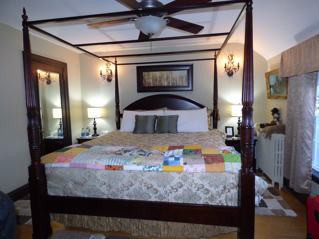 Baccalieu Trail Fine Dining Restaurant Bed and Breakfast | 170 Water St, Carbonear, NL A1Y 1B5, Canada | Phone: (709) 596-1594