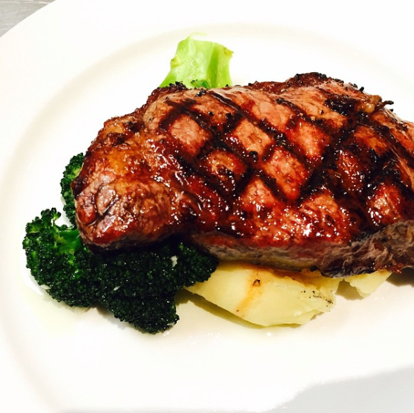 Vittorios Italian Eatery | 6380 Fallsview Blvd, Niagara Falls, ON L2G 7X5, Canada | Phone: (905) 358-2672