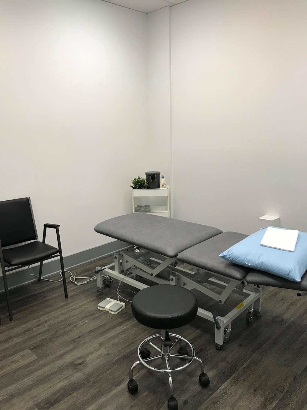 PhysioFix Anjou | 7781 Boulevard Roi-René, Anjou, QC H1K 3G9, Canada | Phone: (514) 303-3002
