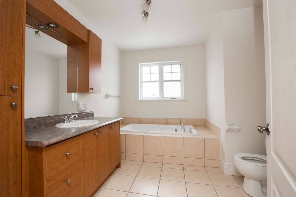 Les Triplex - Appartements locatifs à Duberger | Rue des Géraniums, Québec, QC G1M 0C1, Canada | Phone: (418) 564-3191
